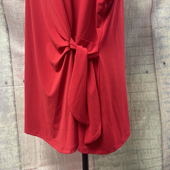 In brand new condition Woman’s Elle top. Size XXL - Picture 10 of 16